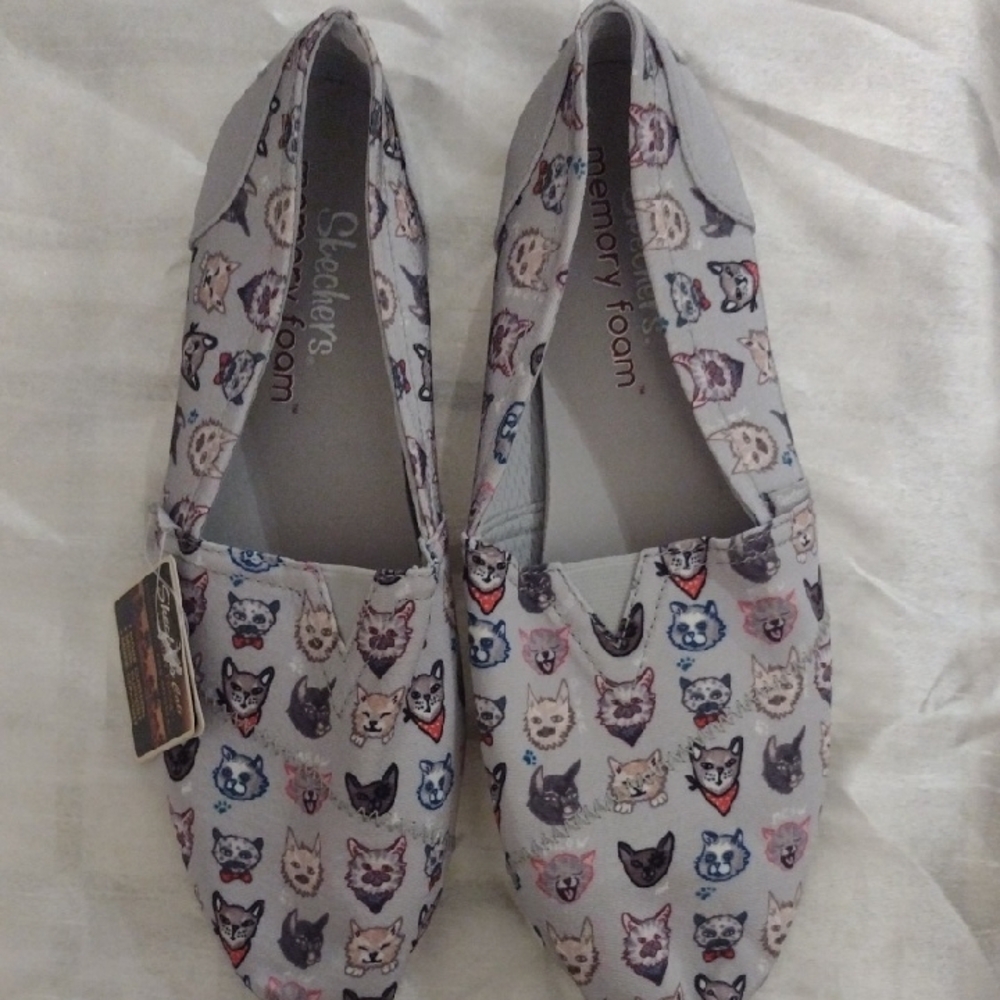 Skechers Gray Cat Print Slip-Ons